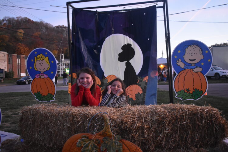 'Great Pumpkin' Conjures Up Huge Crowd of Believers